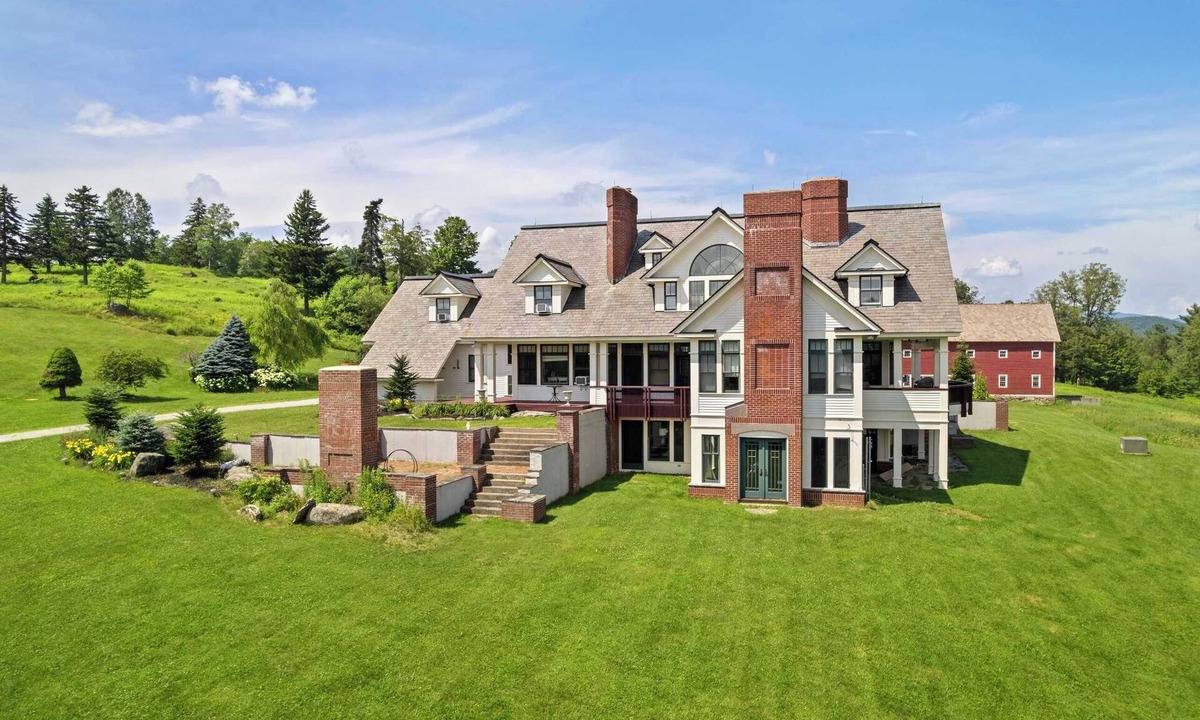 Mount Holly House | Pastoral 5-BR Estate Minutes to Okemo
