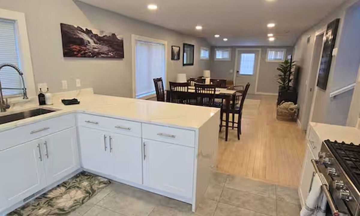McFarland House | Peaceful and Spacious Home With Fenced Yard - 15 Min to Madison