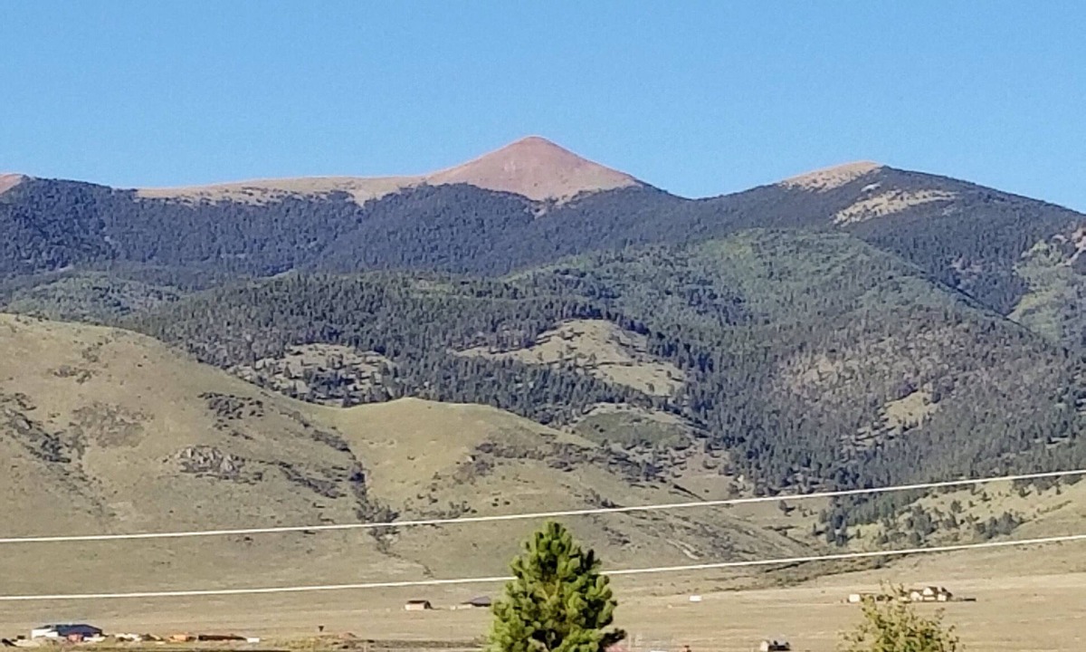 Eagle Nest House | Peaceful/Beautiful Mountain Views & centrally located to all the mountain fun
