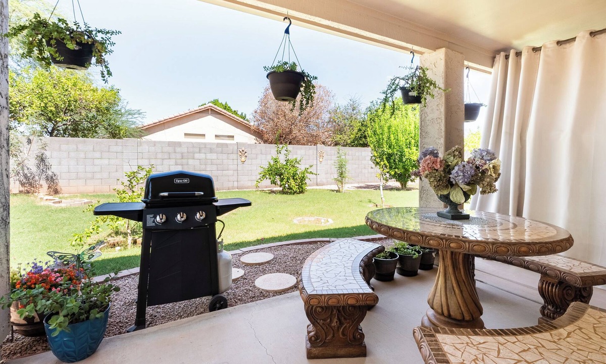 Gilbert House | Peaceful Guest Suite: Prime Location With Garage