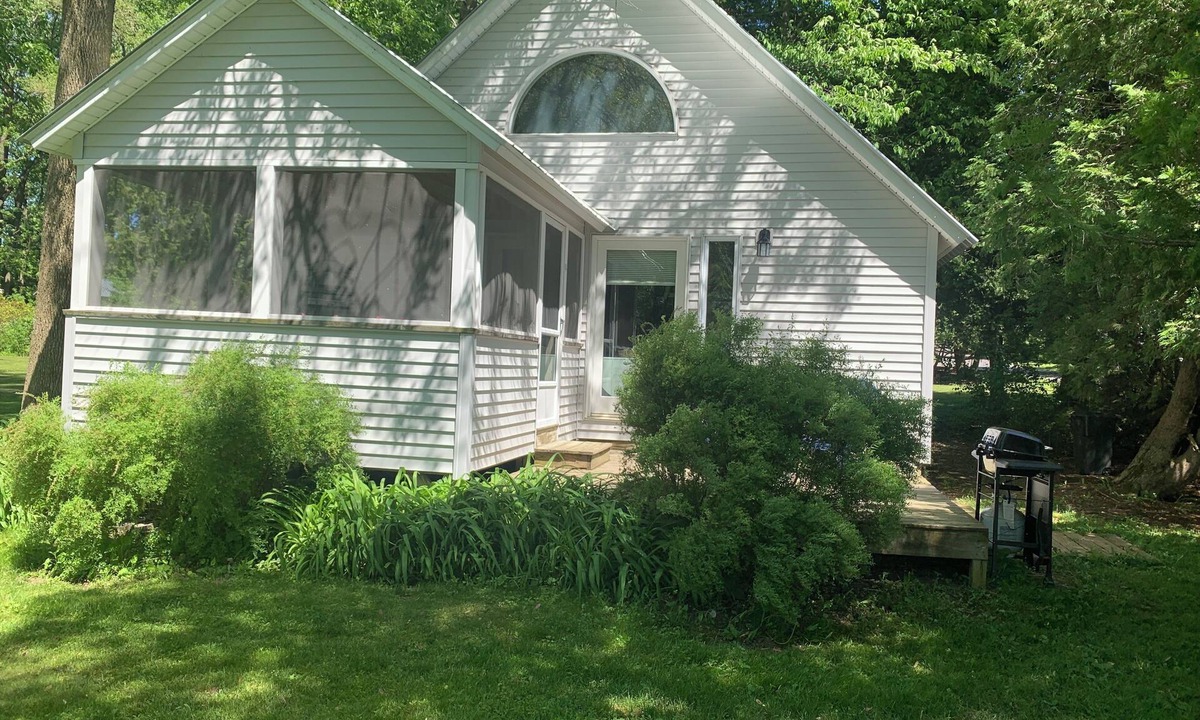 Grand Isle House | Peaceful lakeside camp in Grand Isle, Vermont.