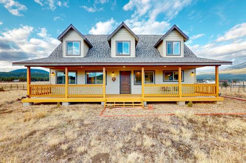 Baderville House | Peaceful Meadows