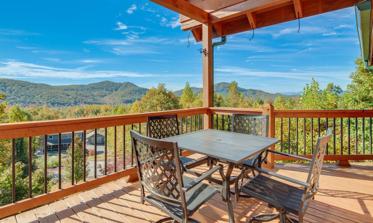Vein Mountain Cabin | Peaceful Peaks: Nebo Log Cabin w/ Private Hot Tub!