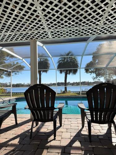 Cypress Gardens House | Peaceful waterfront home minutes from Legoland, Fl