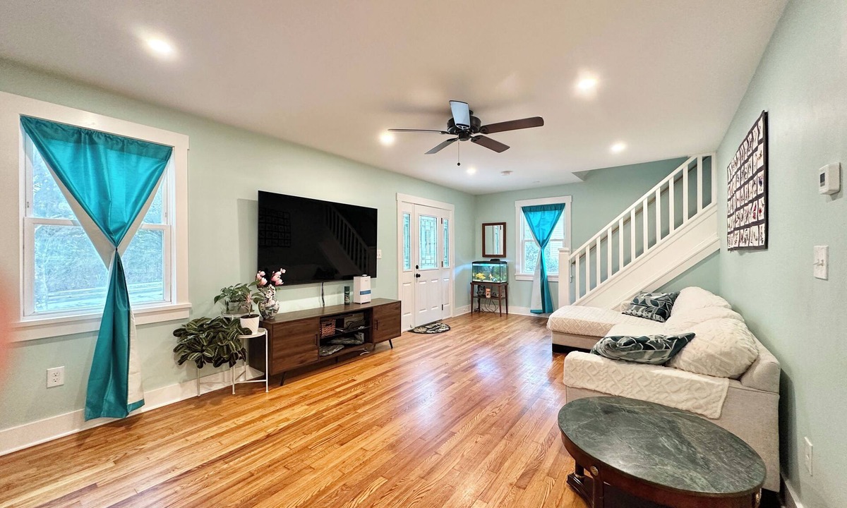 State College House | Perfect Location ! Walking to Beaver Stadium/BJC