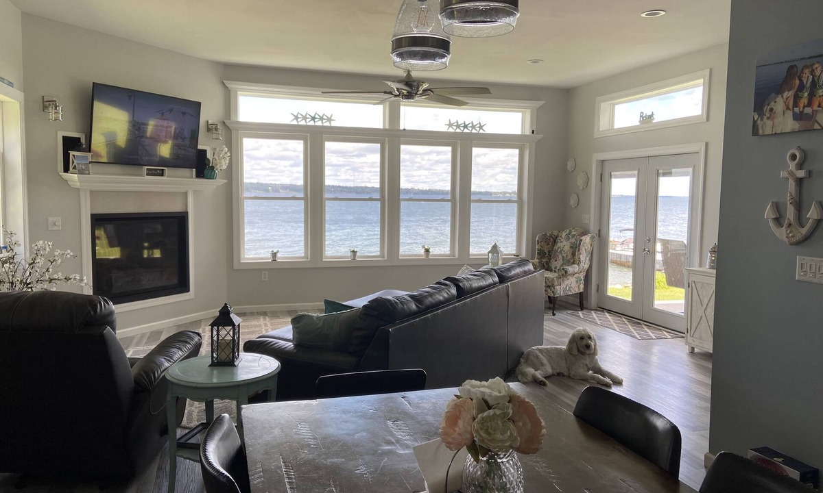 Brier Hill House | Perfect Waterfront Property. Location, Location, Location!