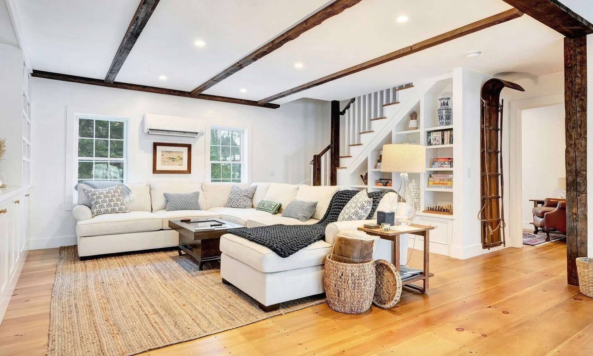 West Hartford House | Pet-Friendly, 4BR Heart of VT - Hillside Farmhouse
