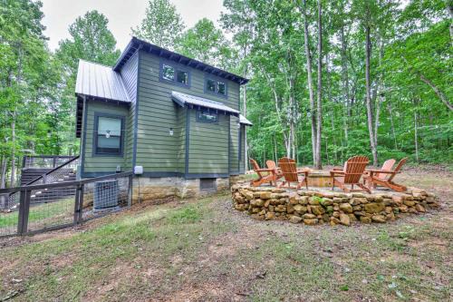 Monteagle House | Pet-Friendly Cabin with Private Deck and BBQ in Tennessee