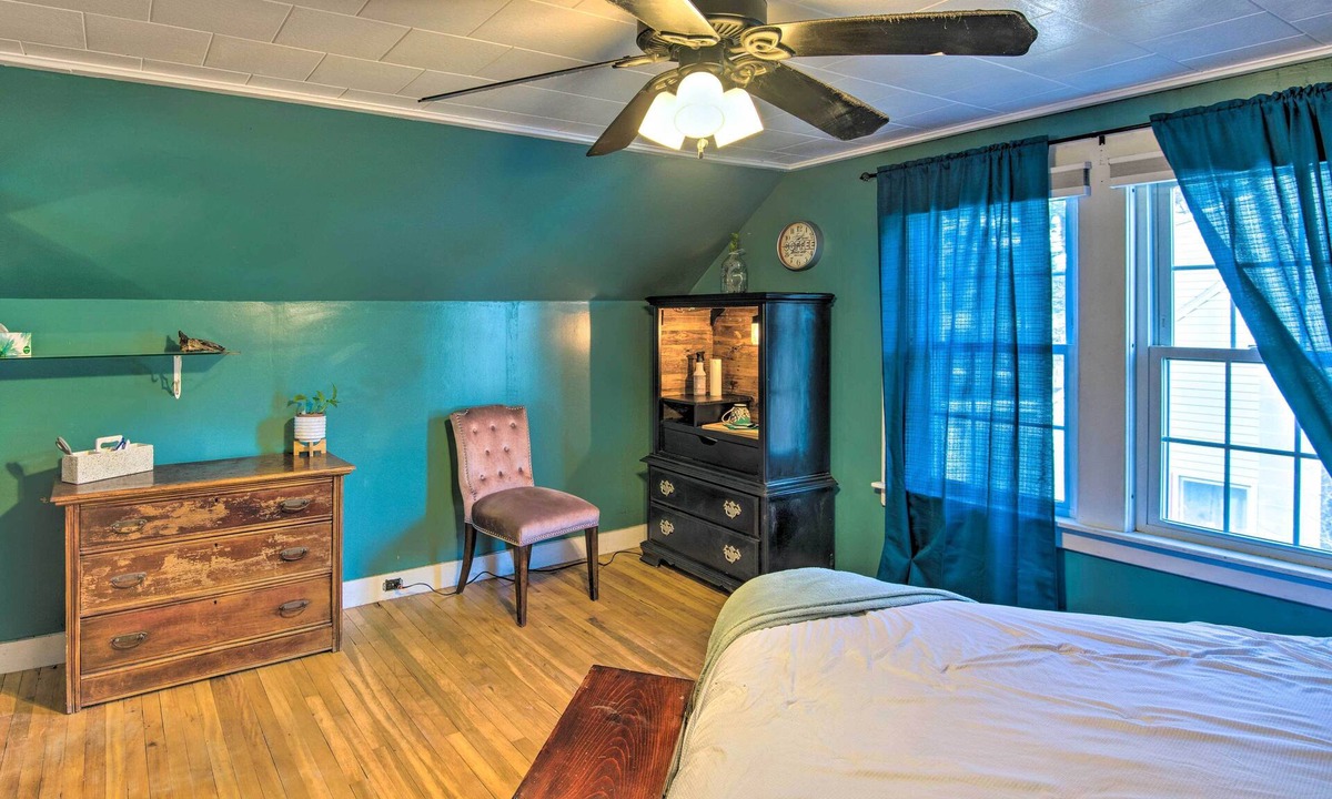 Keene House | Pet Friendly, Immaculate, updated, walkable to all Main St. & local parks!