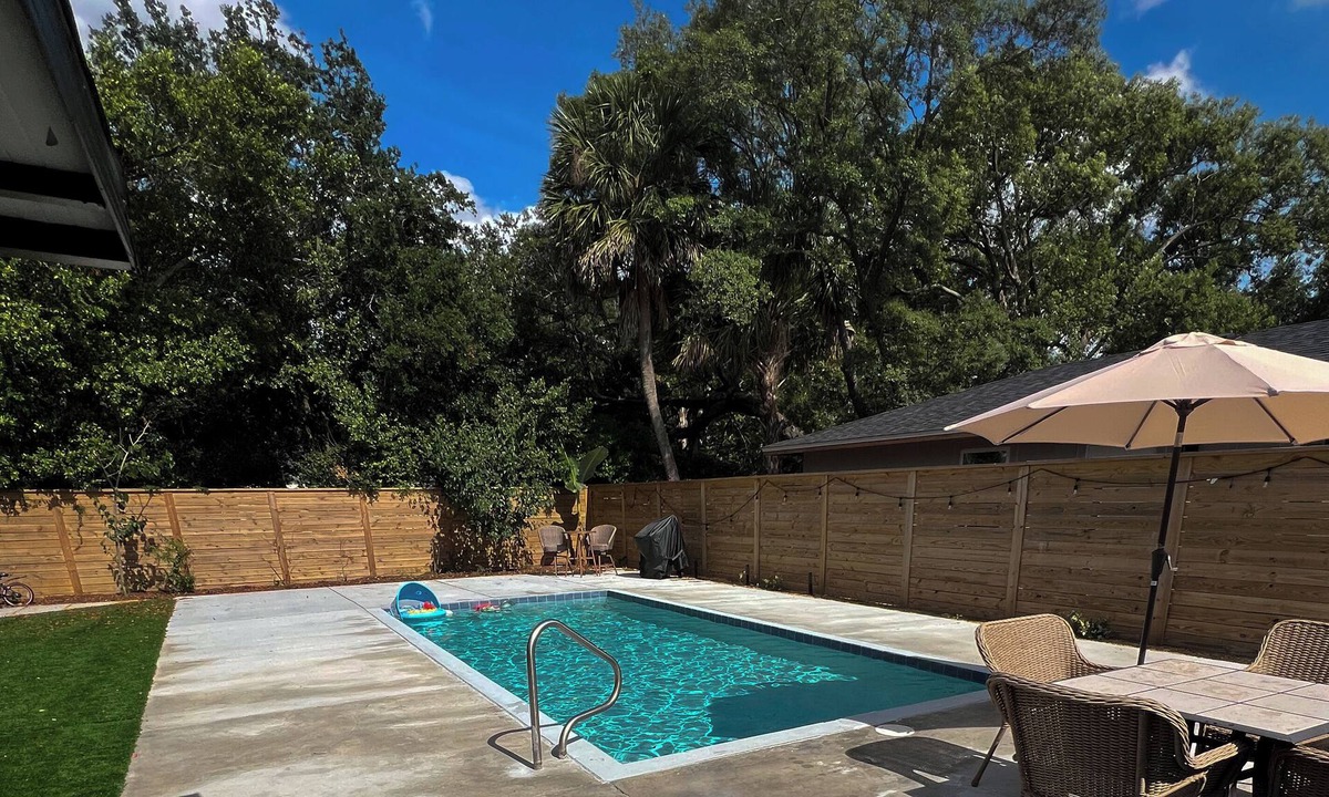 East Central Park House | Pet friendly pool oasis in Orlando