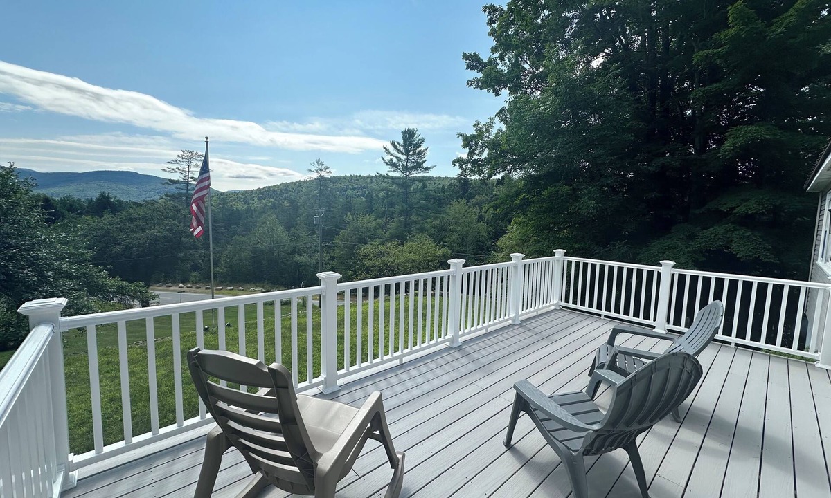 North Woodstock House | Pet-friendly Rustic Mtn Home+Apt