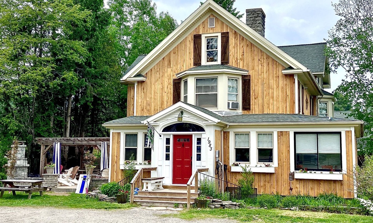 Lake Placid House | - Placid Peak Lodge - Great Central location in the village