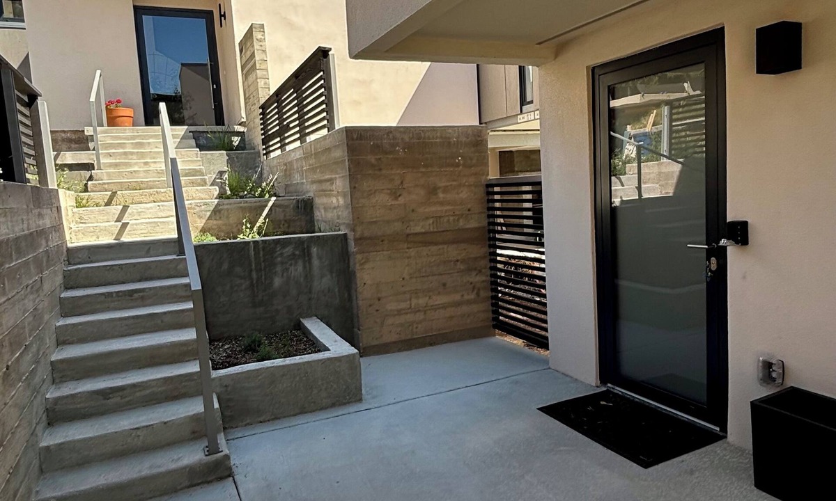 Los Alamos Apartment | Premier Host ★ Beautiful, Spotless & Perfectly Located