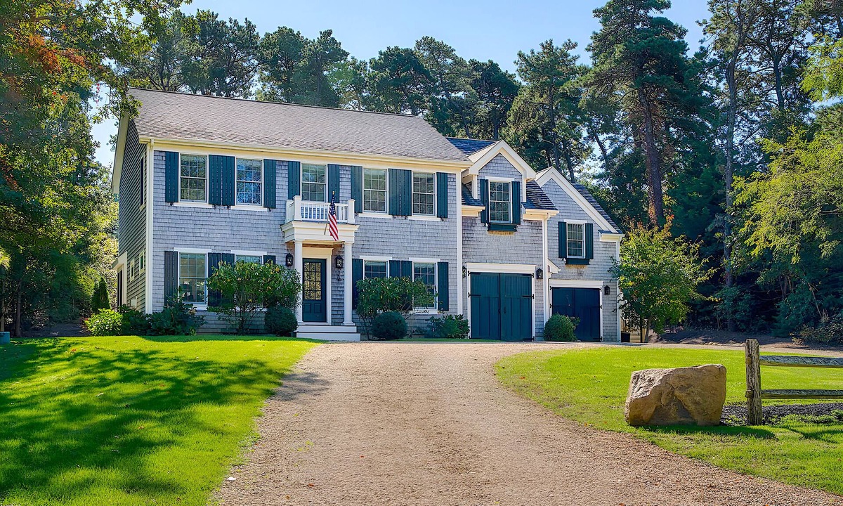 Edgartown House | PRIME WEEKS AVAILABLE - Book now for late Aug. and early Sept. stays - Edgartown