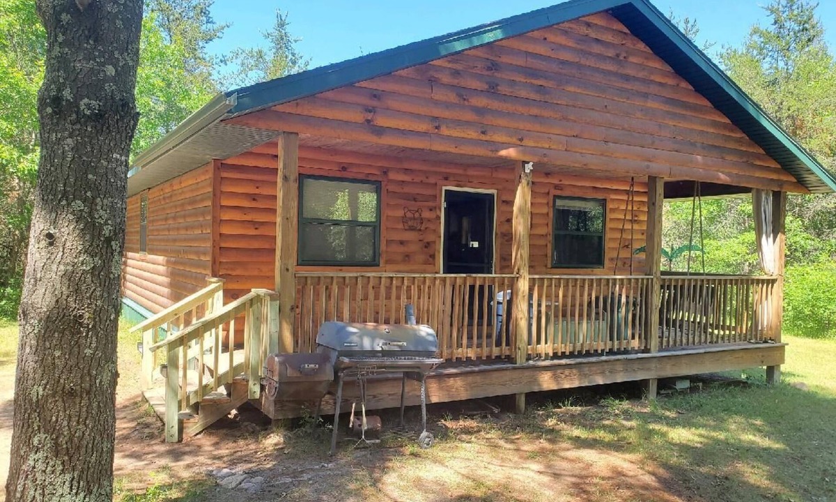 Eau Claire County Cabin | Private cabin with direct ATV/UTV trail access
