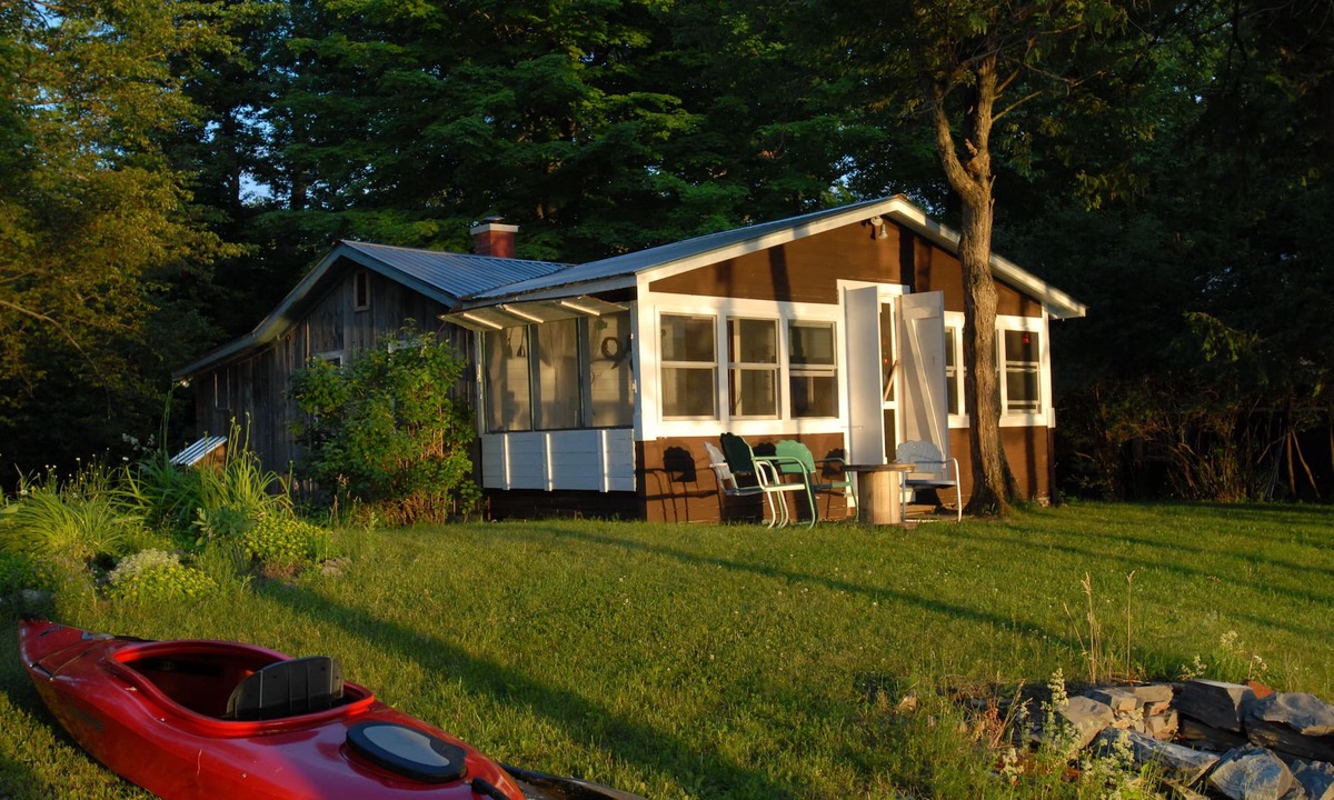 Alburg Cottage | Private Secluded Waterfront Cottage - Discounted Sept Rates!