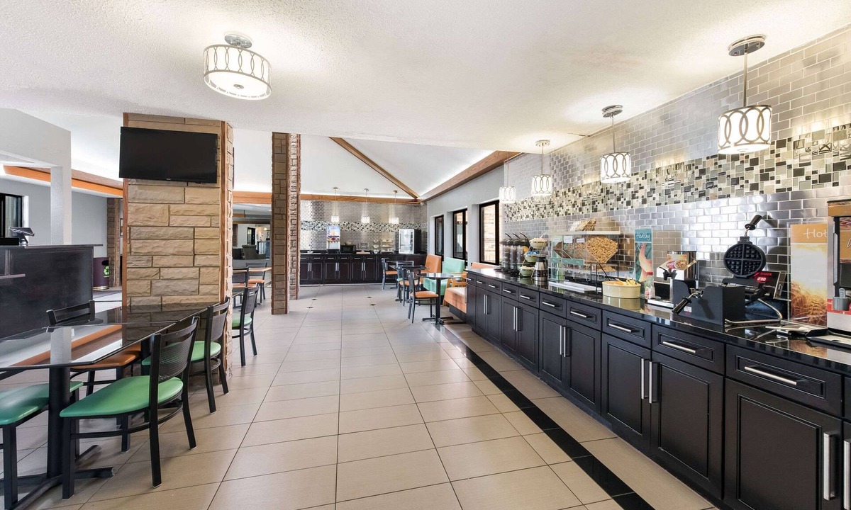 Upper Sandusky Hotel | Quality Inn Upper Sandusky