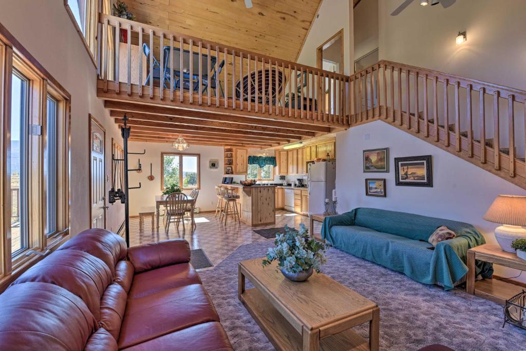 Jaroso House | Questa Home with Views - 13 Mi to Red River Skiing!