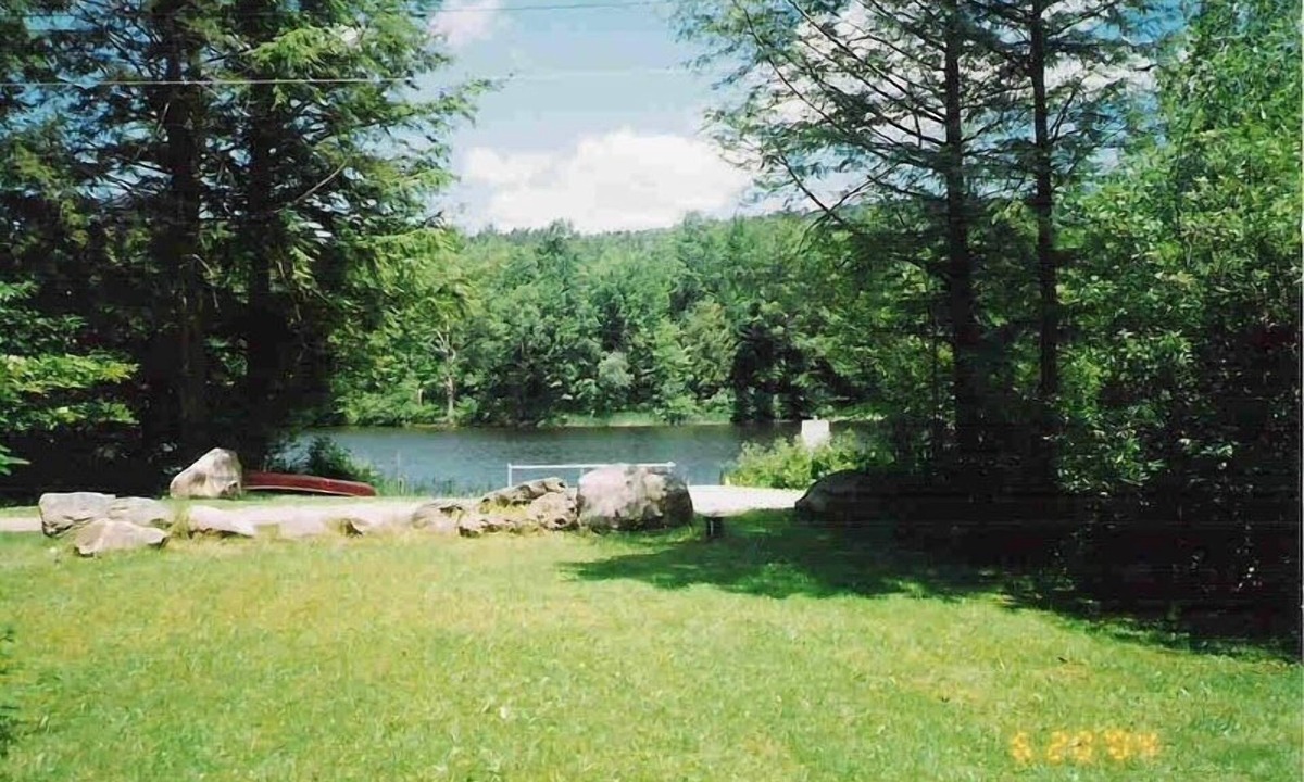 Hinsdale House | Quiet Lake house with beautiful water views