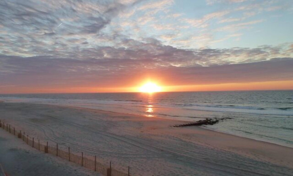 North Beach House | Quiet North Beach Oceanfront Steps to Private Beach 3 Night Min Stays Available