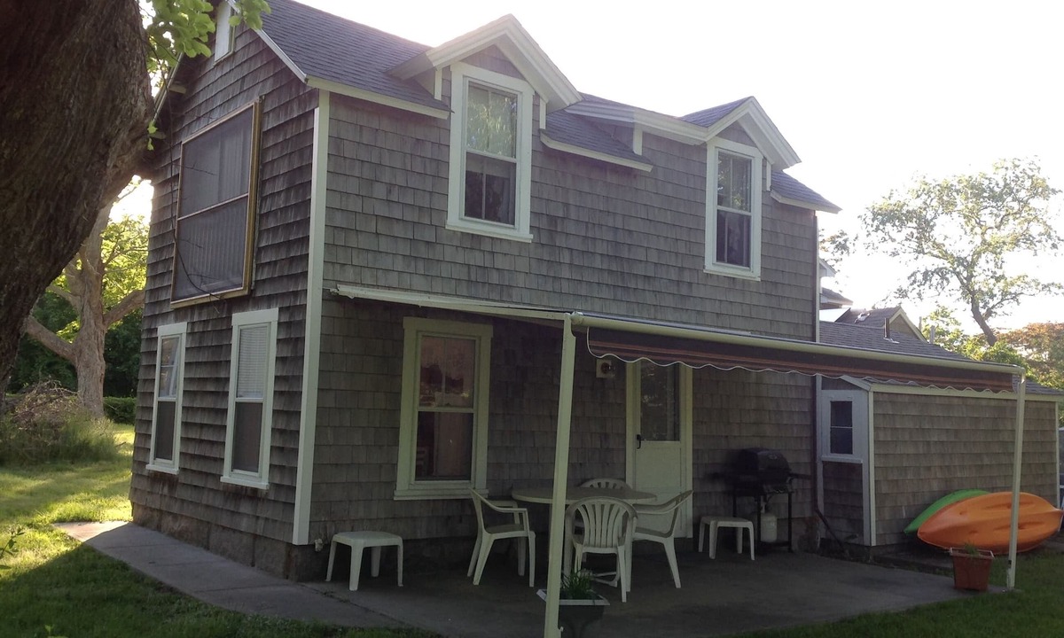 Charlestown Cottage | Quonochontaug Tree House-QEBA Access and Ninigret Pond access