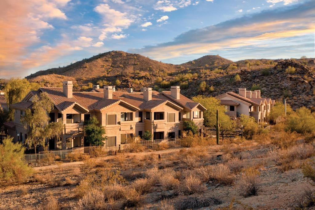 Ahwatukee Foothills Hotel | Raintree at Phoenix South Mountain Preserve