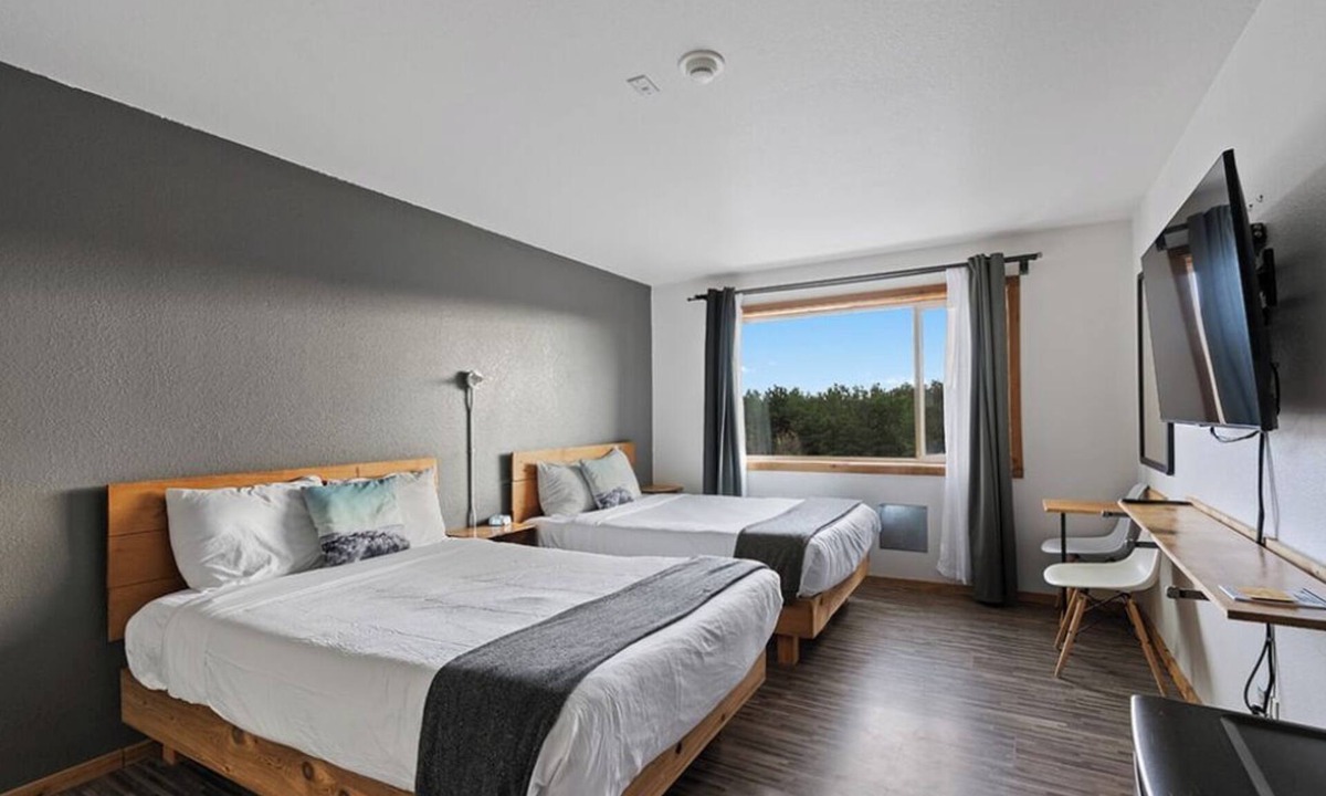 Long Beach Hotel | Relax and Unwind! Pet-friendly, Indoor Pool, Sauna, Free Parking!