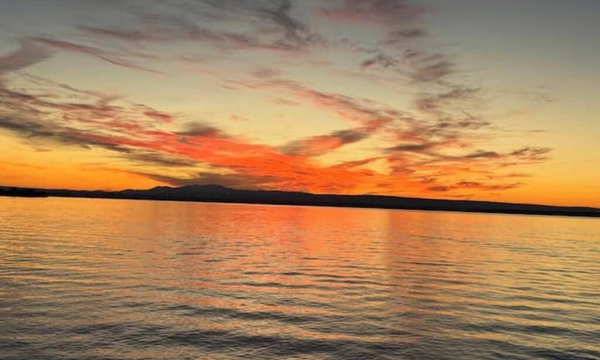 Malletts Bay House | Remodeled 3bdr home near lake, parks & BTV