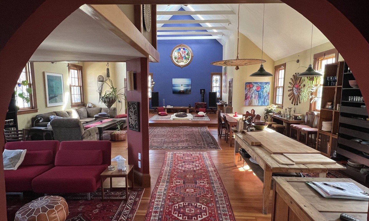 West Dummerston House | Renovated Church Sanctuary: Ski and Swim, Relax, Cook, Gather.