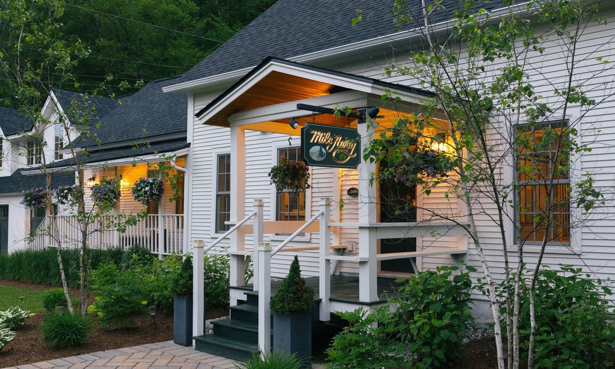 Stowe Area House | Restored VT Farmhouse | Porch, Hot Tub + Shuttle