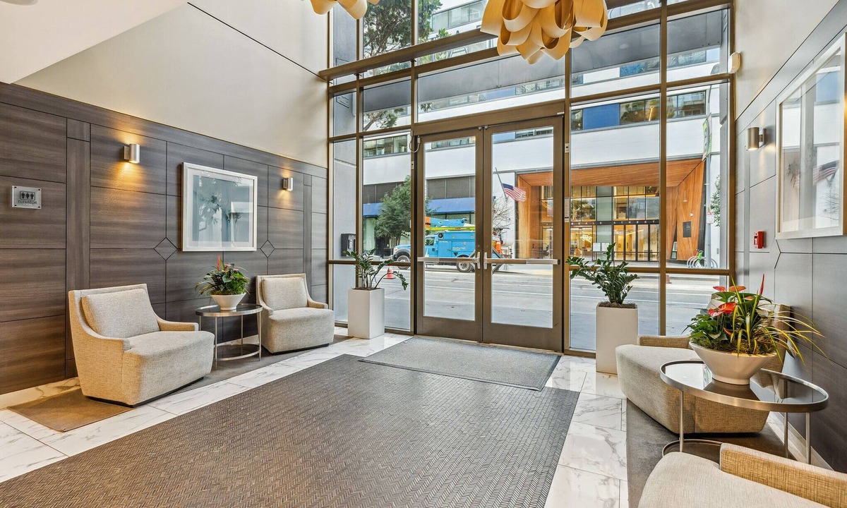 Rincon Hill Apartment | Rincon Hill 1 BR w/Office by Anyplace - 11659