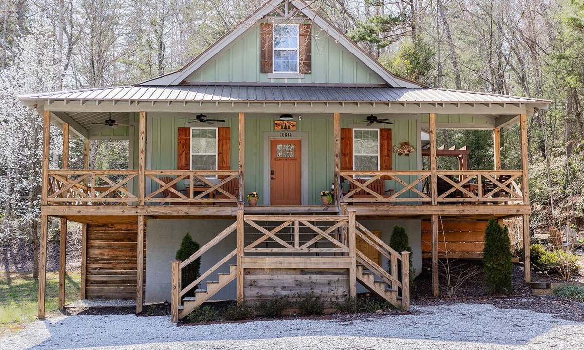Lakemont House | River Front Mountain Cabin, Firepit, Front Porch