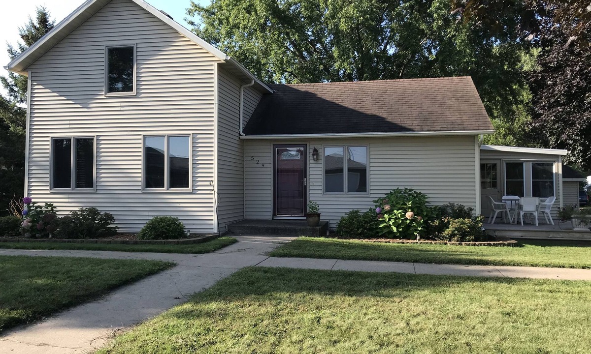 Wabasha House | Rivers Edge Escape in Historic Wabasha
