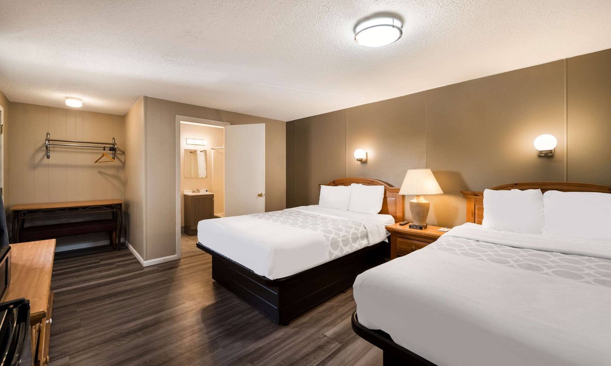 La Crosse Hotel | Rodeway Inn