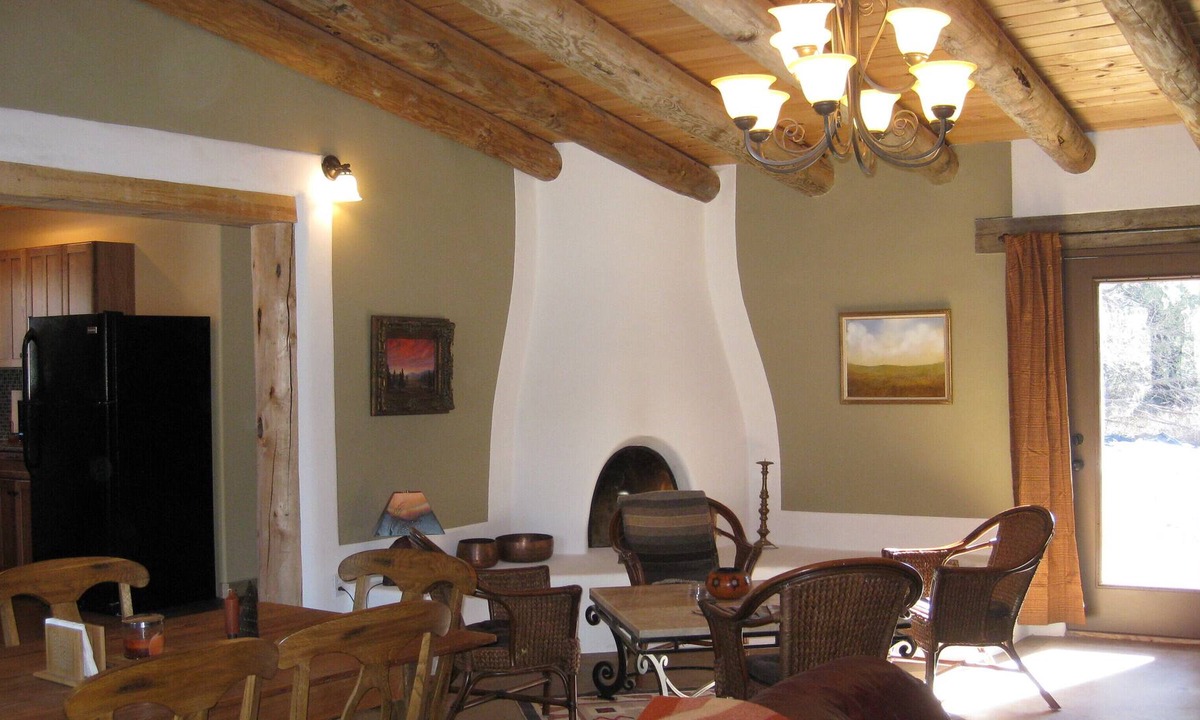 Taos House | Romantic Getaway close to Sipapu and Ft Burgwin. Within Carson Nat'l Forest
