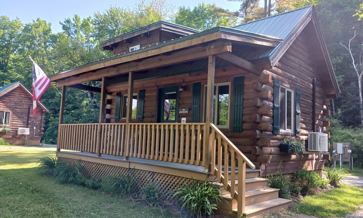 North Haverhill Cabin | Rustic Cabin Available in North Haverhill NH