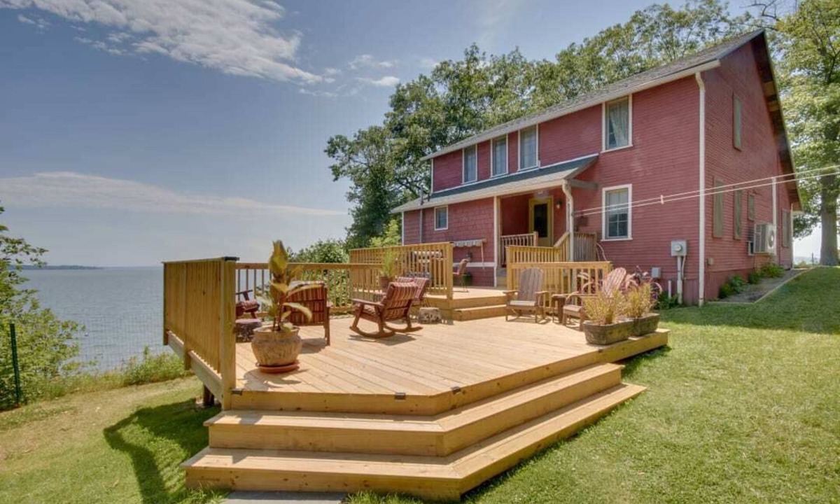 Malletts Bay Cabin | Rustic Cliff-top Cabin at the Tip of Lake Champlain's Barney Point