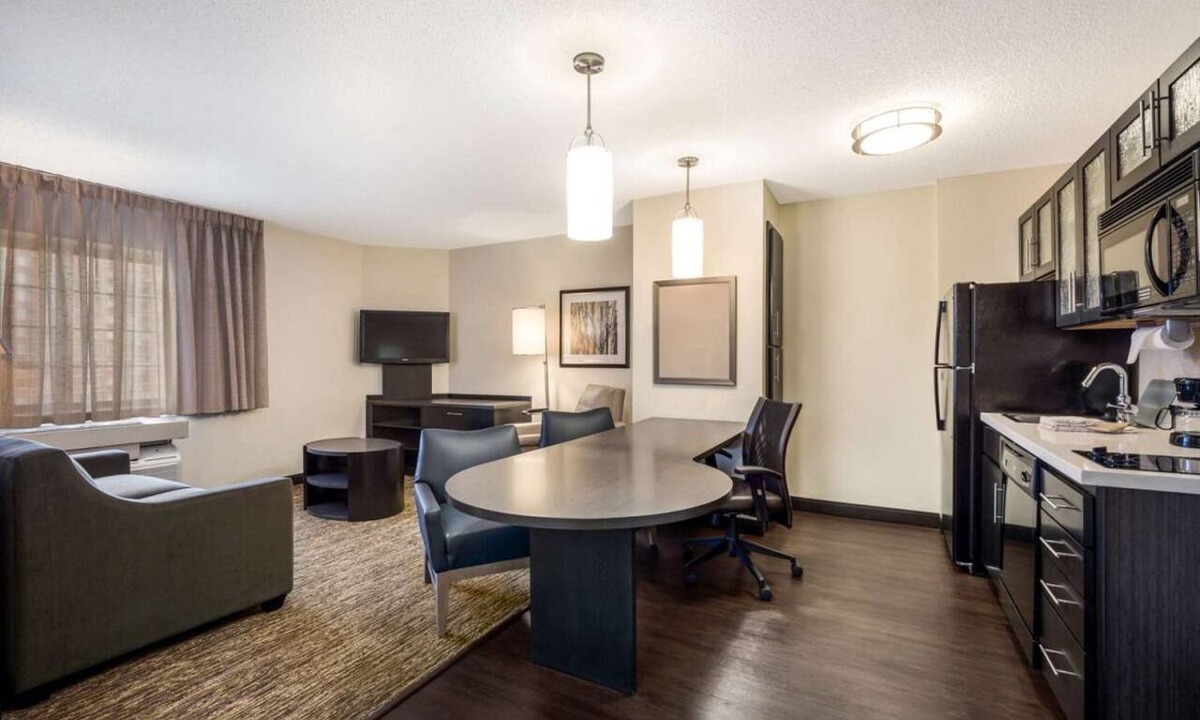 Central Oklahoma City Hotel | Rustic Elegance in the Heartland! 2 Modern Units, Full Kitchen, Pets Allowed!