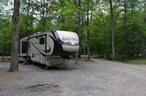 Wellsboro House | RV Site Full Hookup up to 43ft