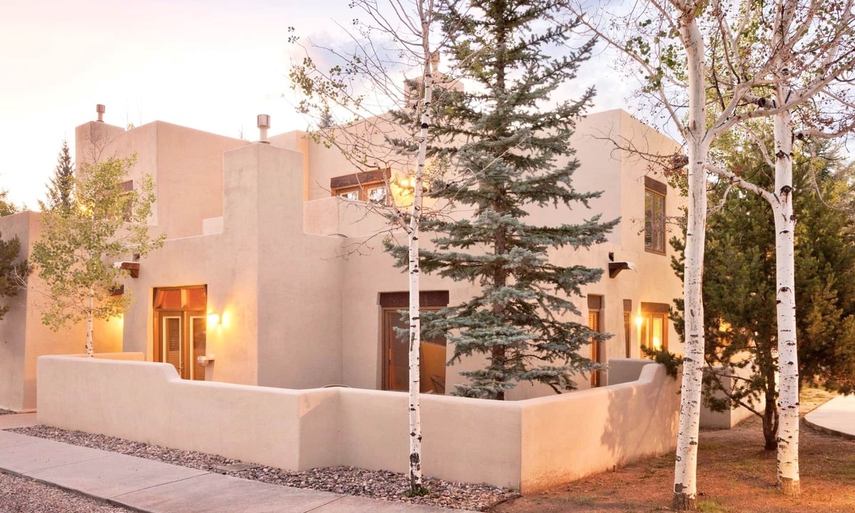 Taos House | Sangre de Cristo Mountains, Art Galleries, Tex-Mex Cuisine Galore!