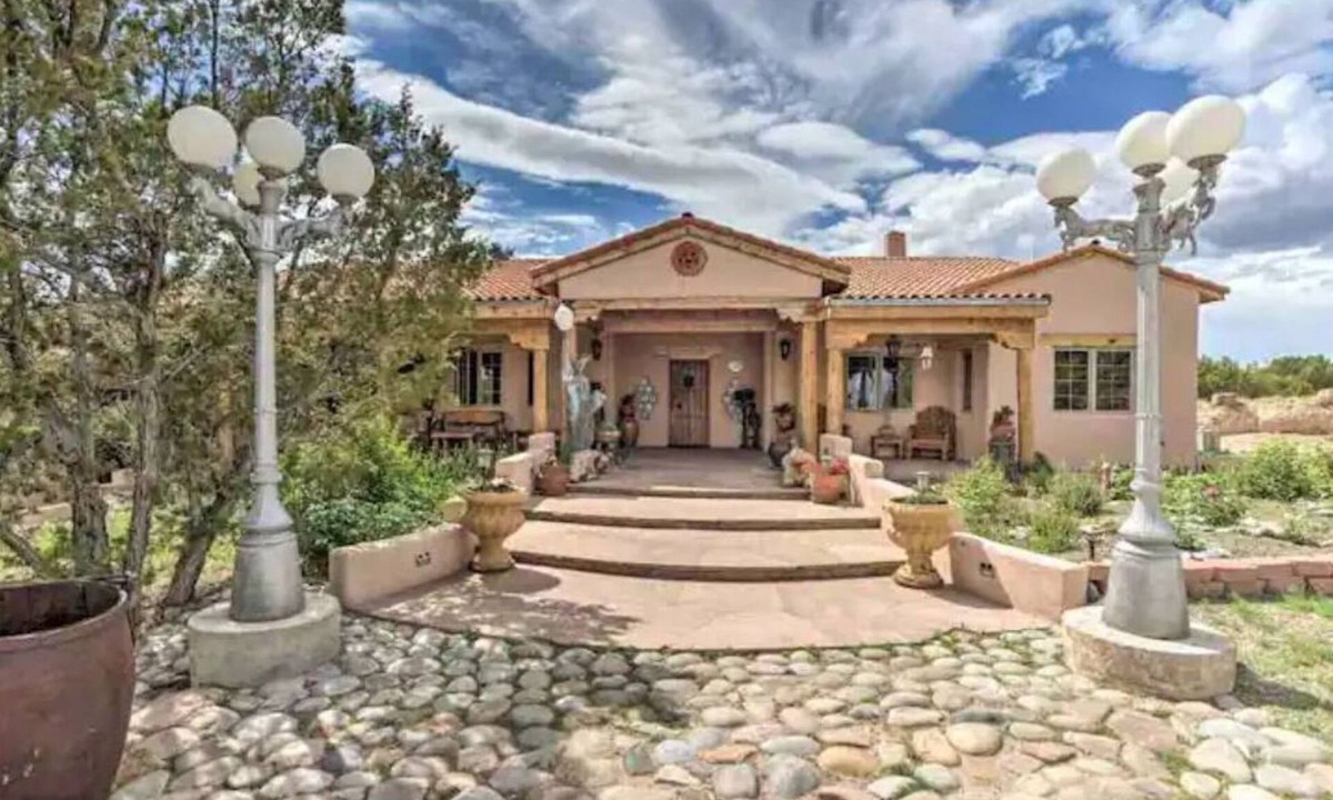 West Alameda House | Santa Fe's Hidden Gem