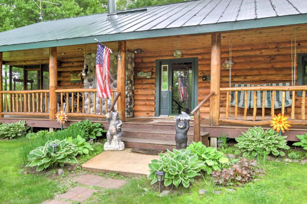 Holcombe House | Scenic Cabin on 2 Acres Near Lake Holcombe Marina!