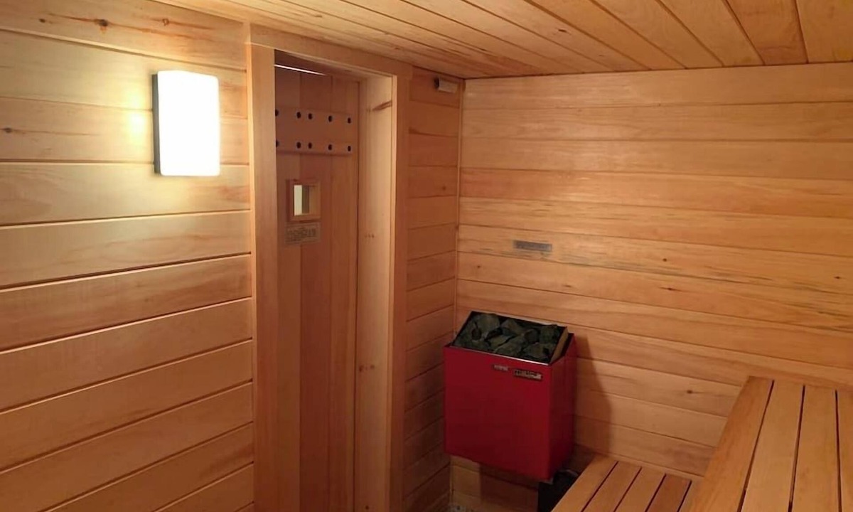 Plymouth House | Secluded 2600 sq ft home 15 min from Okemo+Killington