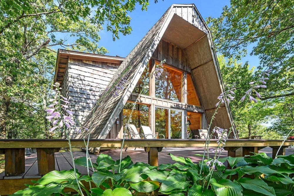 Smithville Cabin | Secluded A-Frame Cabin with Incredible Views near Mountain Fork River in Oklahoma