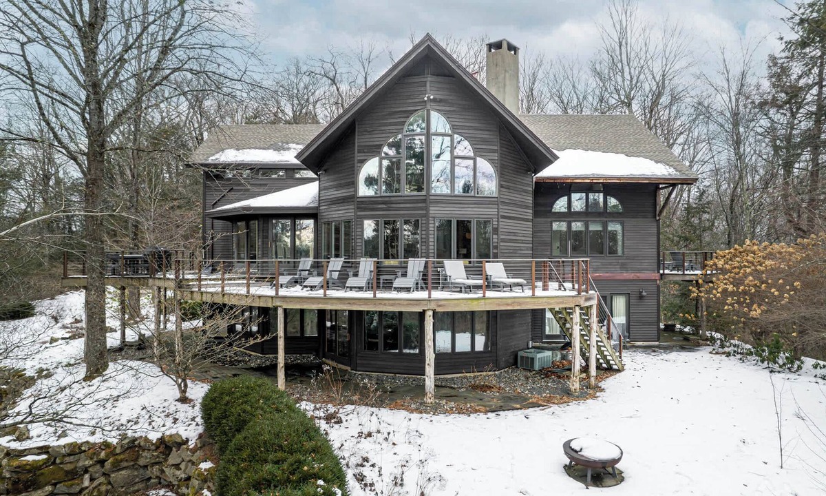 Egremont House | Serene 5-BR Retreat 9-Min to Catamount