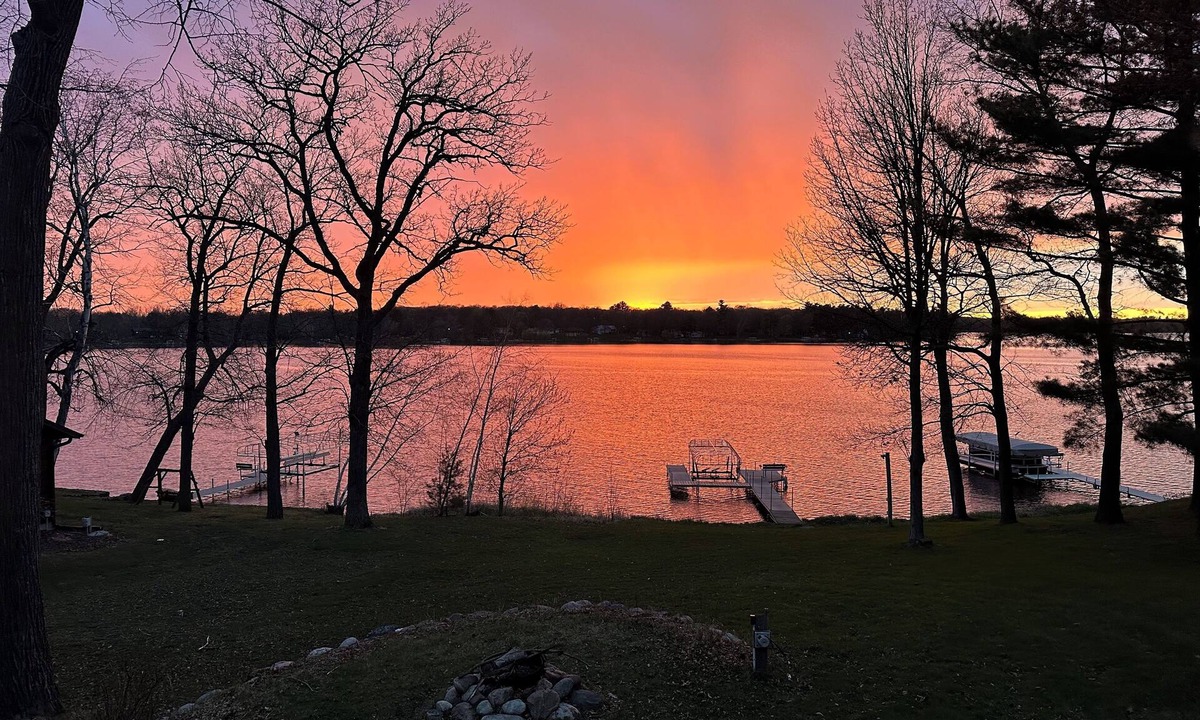 Deerwood Cabin | Serpent Lake Cabin Sleeps 13 Cuyuna Trail