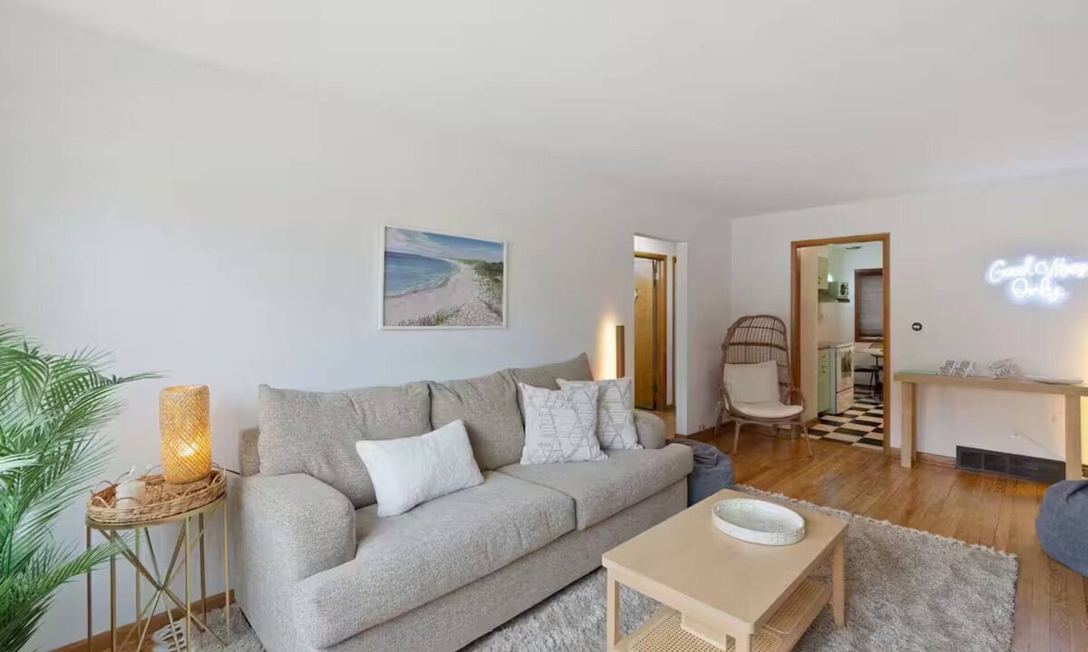 Ellis Historical District Condo | Sheboygan Sunrise Beach Stay