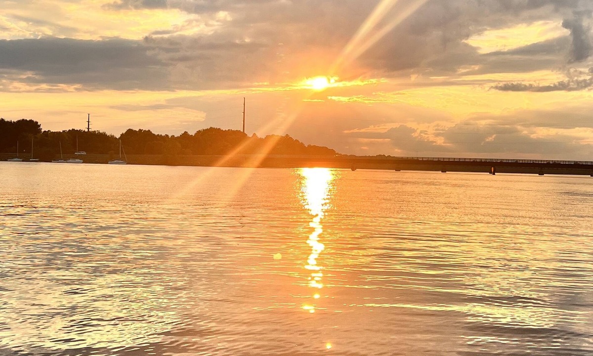 Lake Wissota Cottage | Shoreline Cottage on Lake Wissota is excited to host you and your guests.