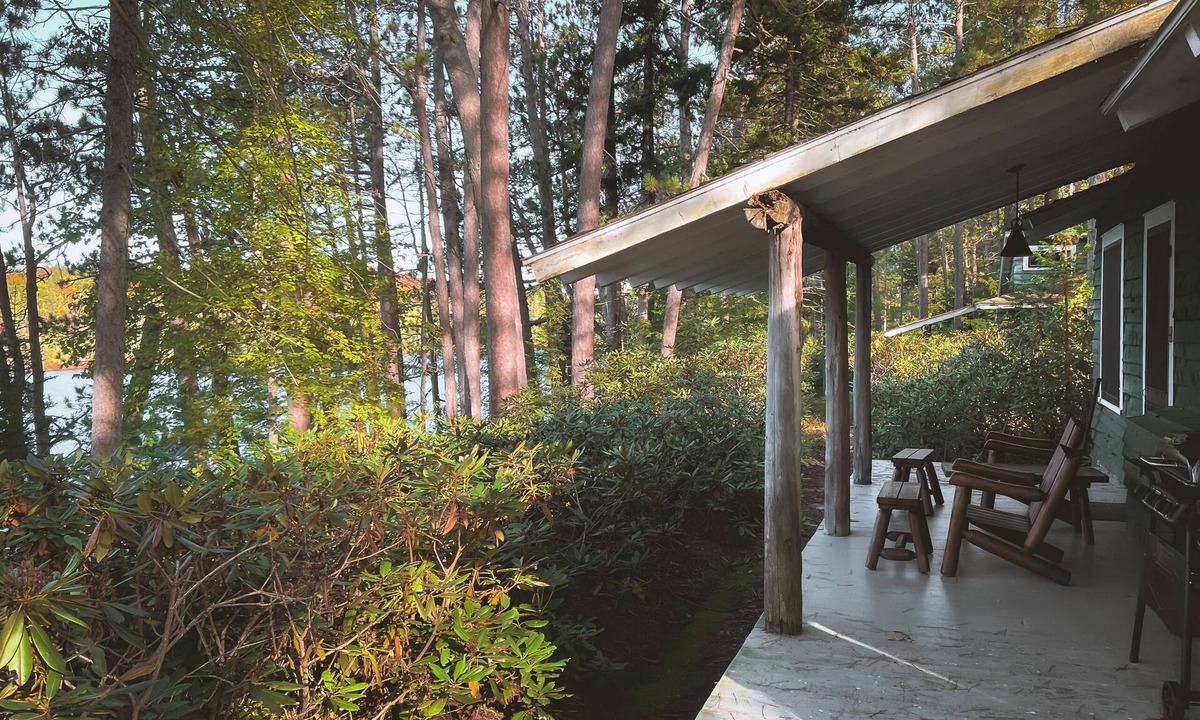 Meacham House | Signature Cabin 2 with Lake View