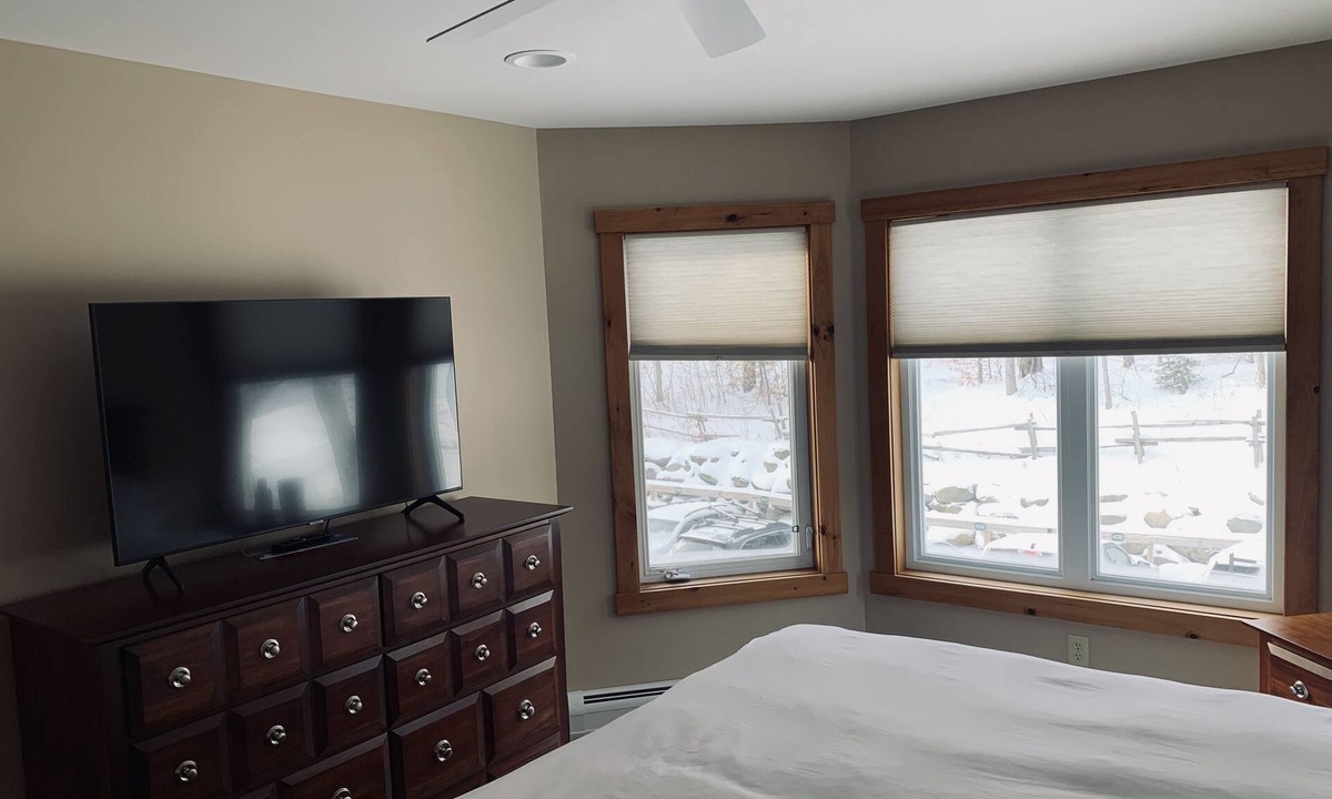North Troy House | Ski Chalet (Ski-in/Ski-out)